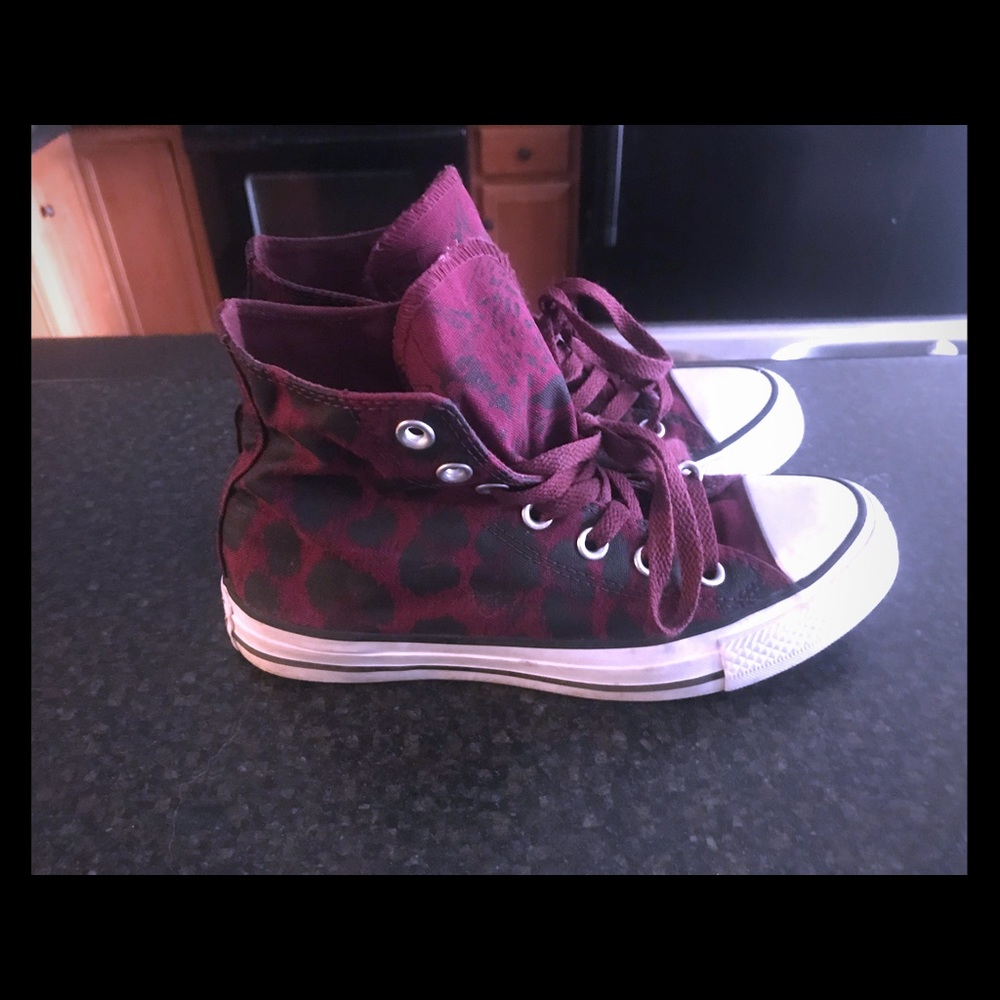 Women’s Converse size 8 like new